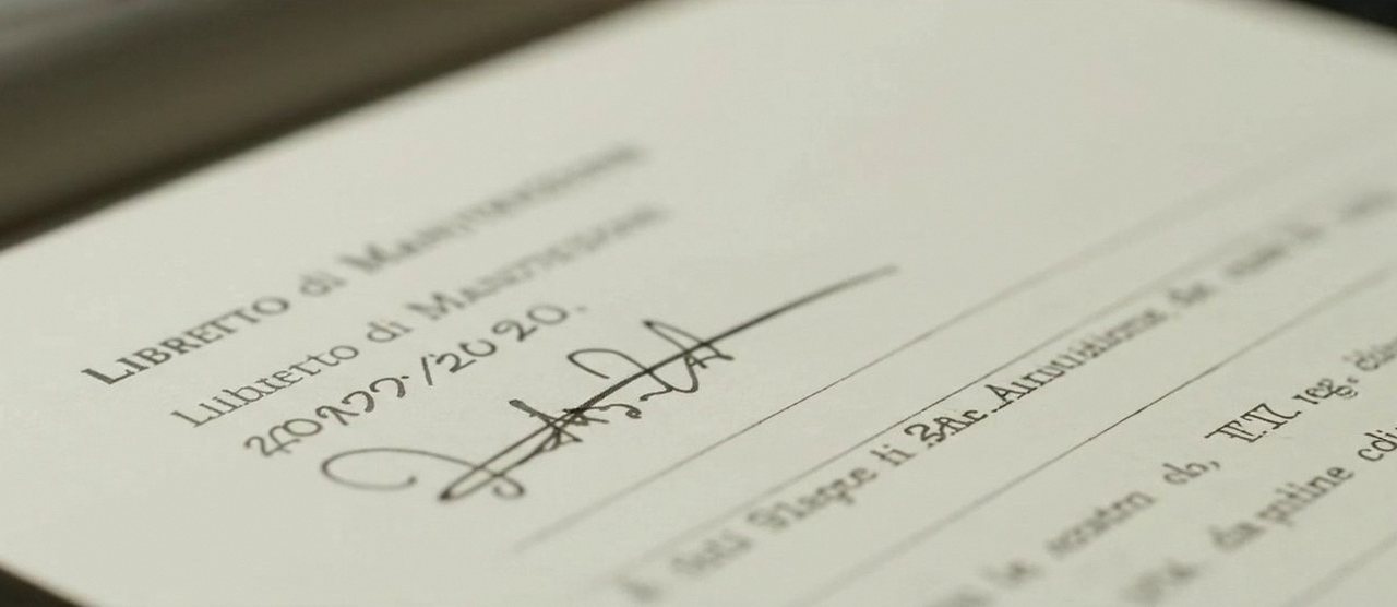 Firma sul libretto dell'impianto dopo l'intervento, Verona e provincia, per la dichiarazione di conformità di una caldaia Beretta a Pescantina
