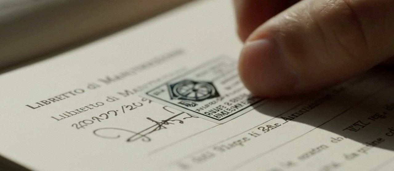 Firma sul libretto dell'impianto dopo l'intervento, per la dichiarazione di conformità di una caldaia Chaffoteaux a Sommacampagna