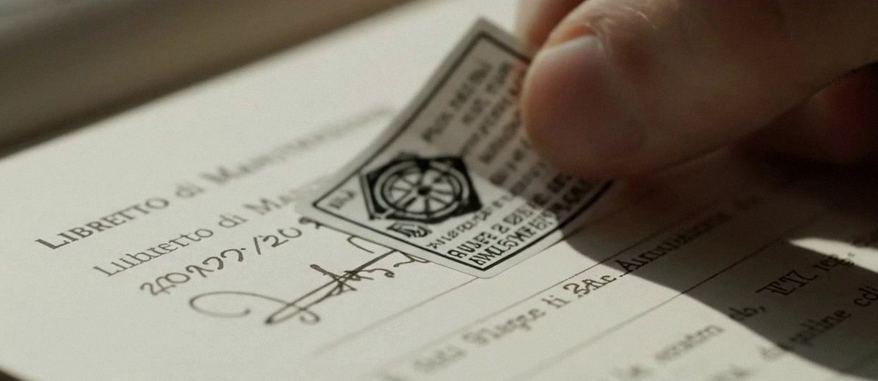 Manutenzione caldaia Sime a San Pietro in Cariano Firma sul libretto dell'impianto dopo l'intervento, durante la manutenzione di una caldaia Sime a San Pietro in Cariano